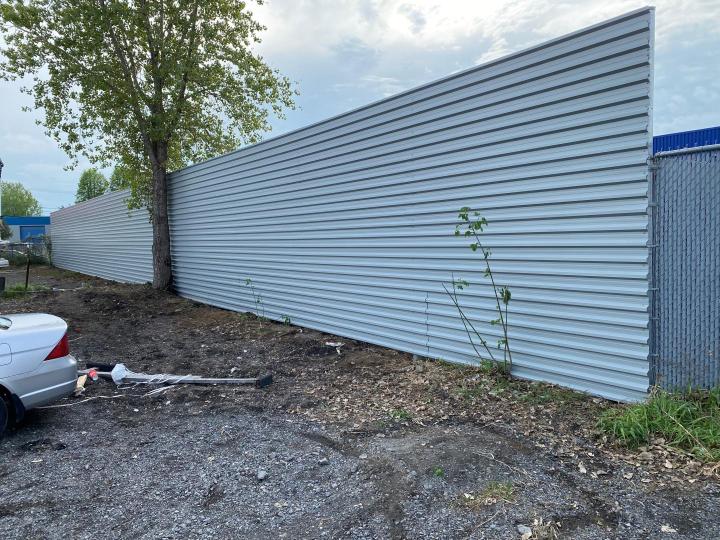 À la recherche d’une entreprise spécialisée dans la réparation de clôtures. Faites appel à notre entreprise pour la réparation de clôtures industrielles à Terrebonne, Laval, Mascouche et alentours.